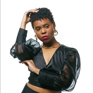 Black Crop Top Blouse